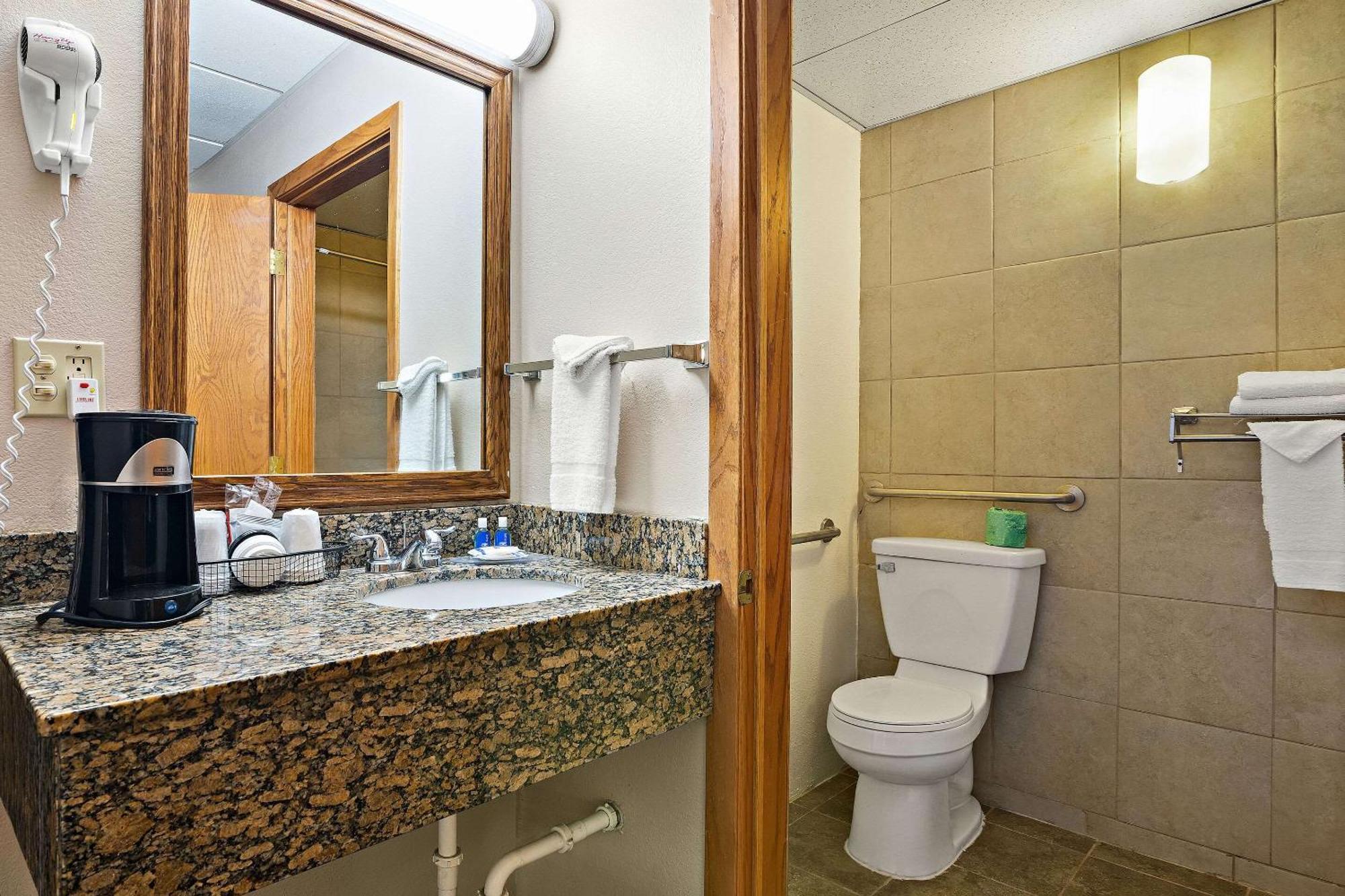 Rodeway Inn McPherson Kültér fotó